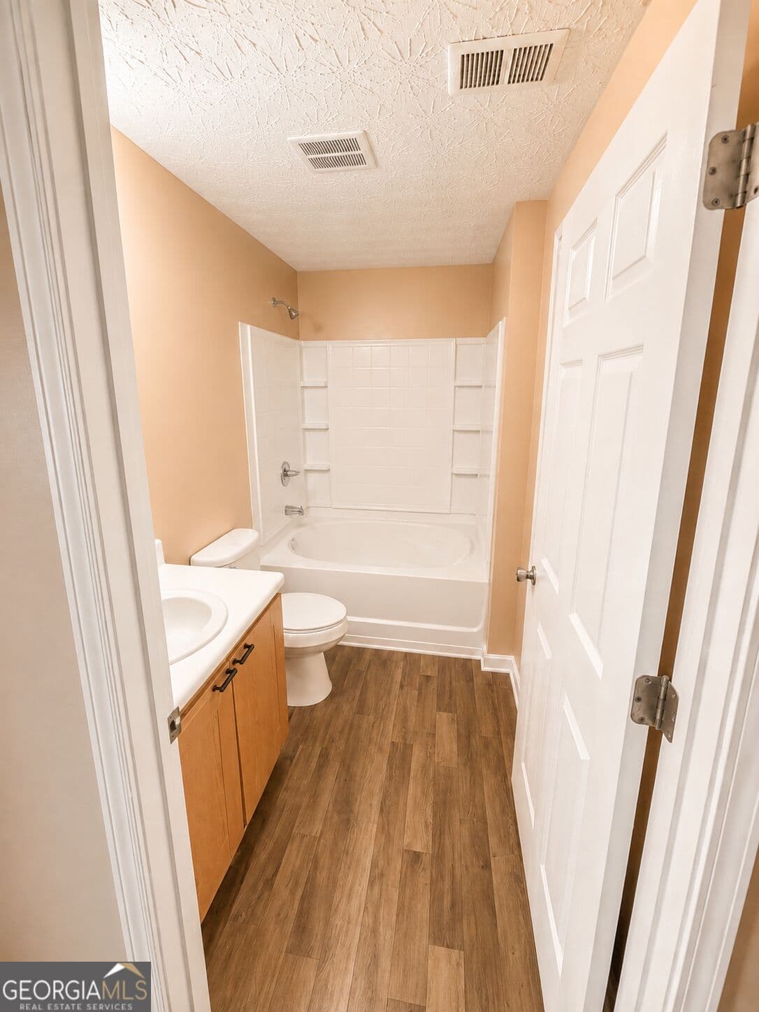 3 bedroom, 2 bathroom, 1,600 sq ft condominium for sale at 10301 Fairington Ridge Circle 10301, Lithonia, GA 30038 — photo 8