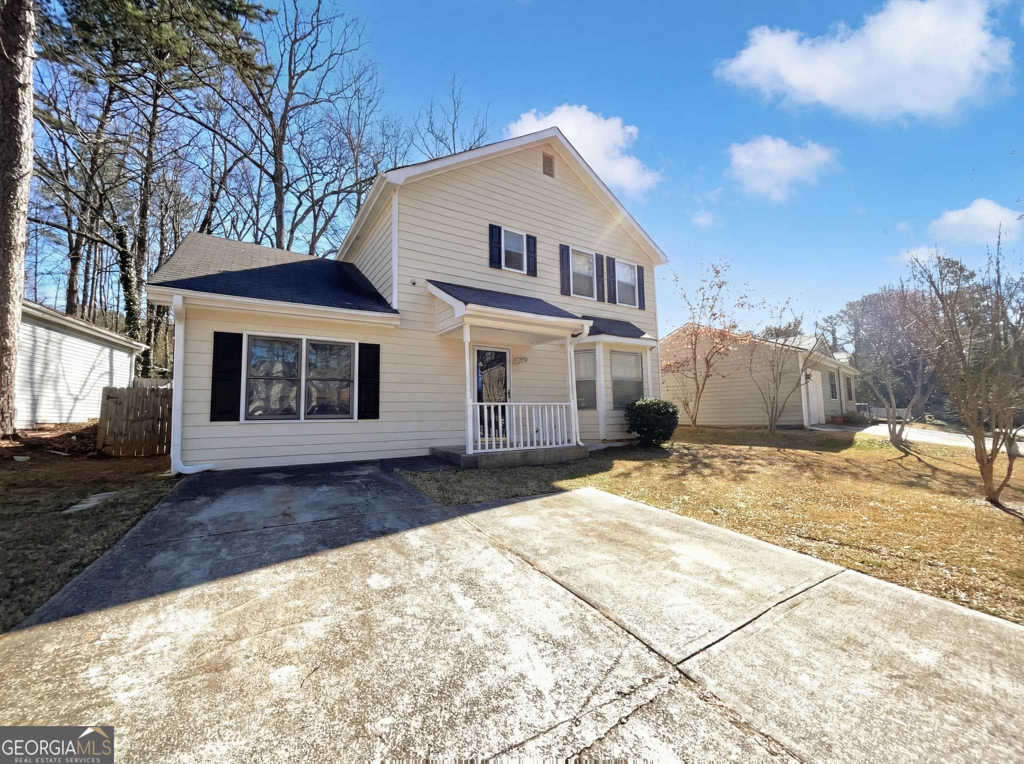 4 bedroom, 3.5 bathroom, 1,959 sq ft single family residence for sale at 5328 Ridge Forest Drive, Stone Mountain, GA 30083 — photo 6
