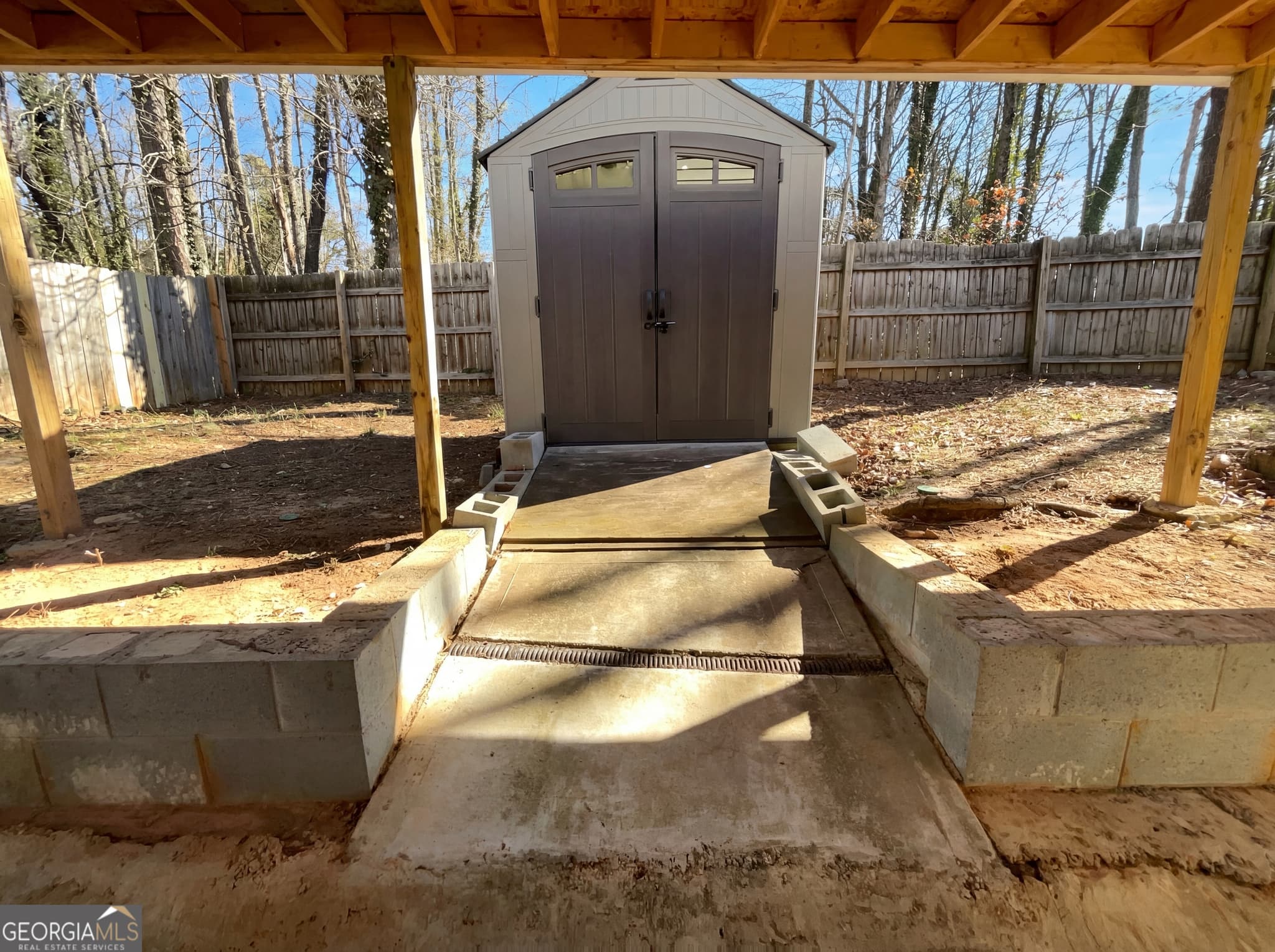 4 bedroom, 3.5 bathroom, 1,959 sq ft single family residence for sale at 5328 Ridge Forest Drive, Stone Mountain, GA 30083 — photo 7