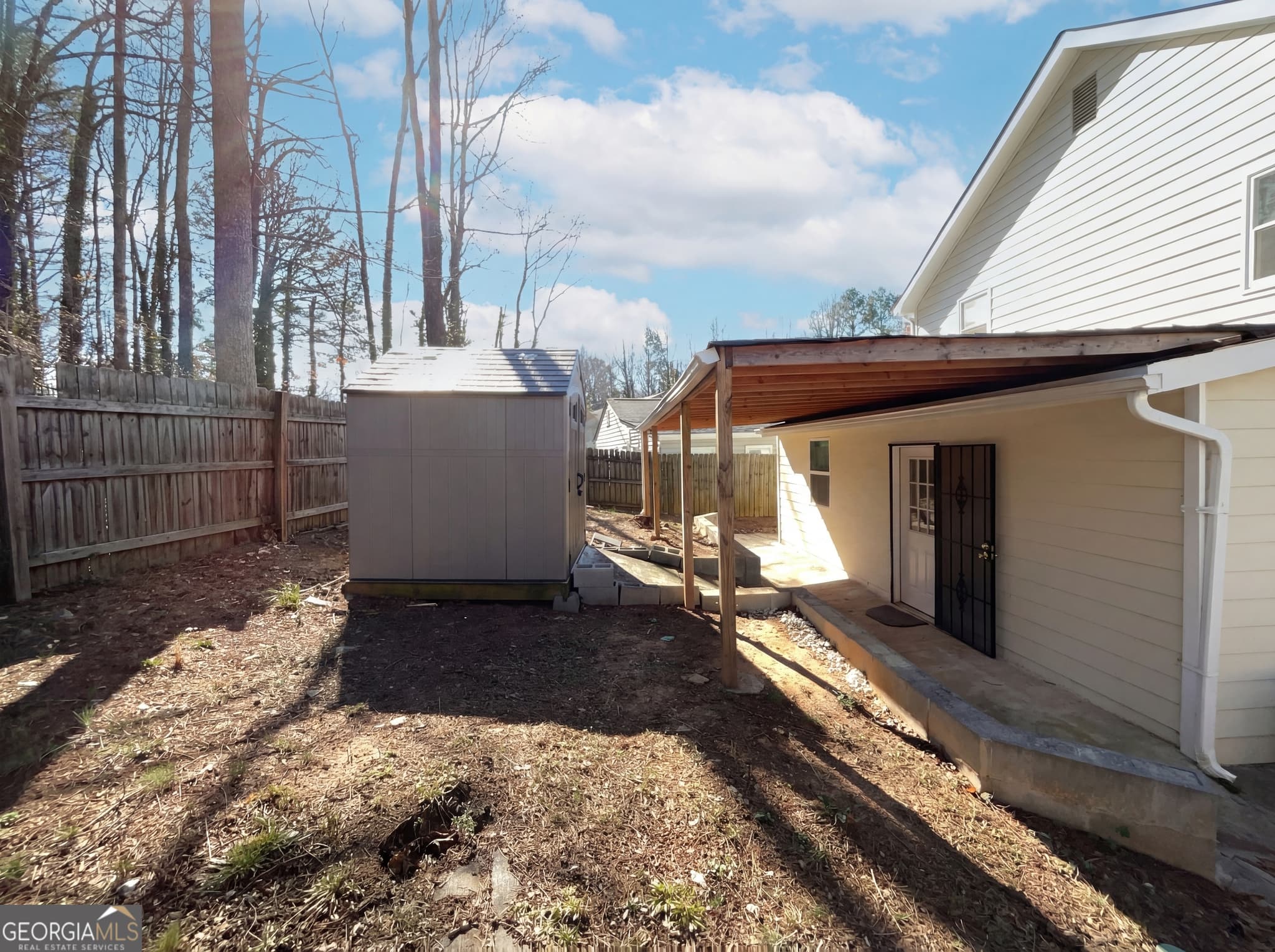 4 bedroom, 3.5 bathroom, 1,959 sq ft single family residence for sale at 5328 Ridge Forest Drive, Stone Mountain, GA 30083 — photo 5