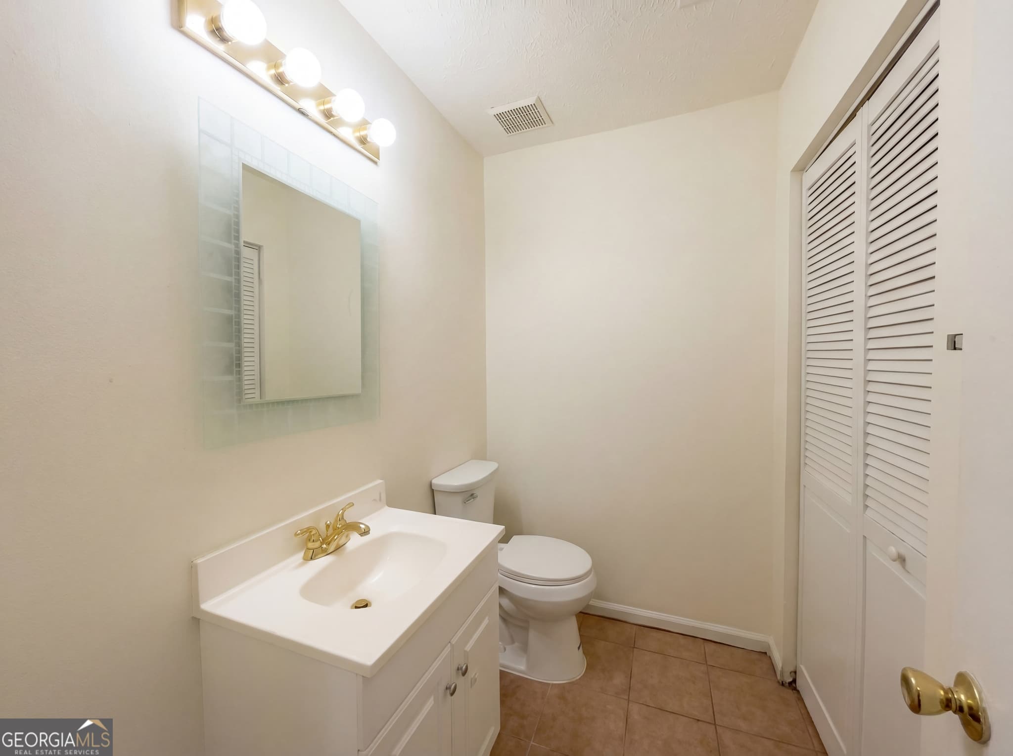 4 bedroom, 3.5 bathroom, 1,959 sq ft single family residence for sale at 5328 Ridge Forest Drive, Stone Mountain, GA 30083 — photo 10
