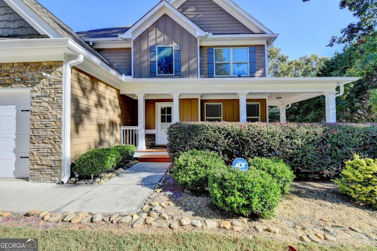 6 bedroom, 3.5 bathroom, 3,553 sq ft single family residence for sale at 1755 Lark Trail, Jefferson, GA 30549 — photo 2