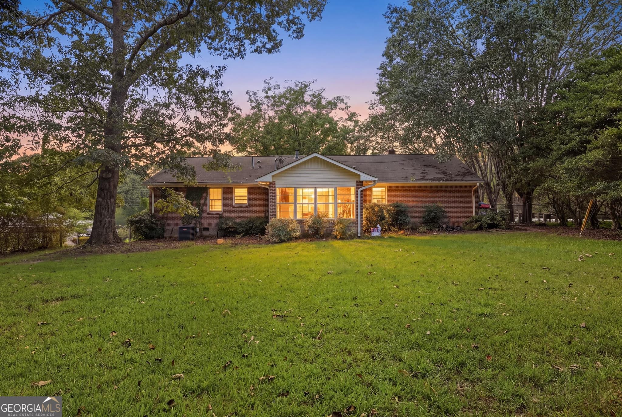 3 bedroom, 1.5 bathroom, 1,358 sq ft single family residence for sale at 327 Poplar Street, Toccoa, GA 30577 — photo 2