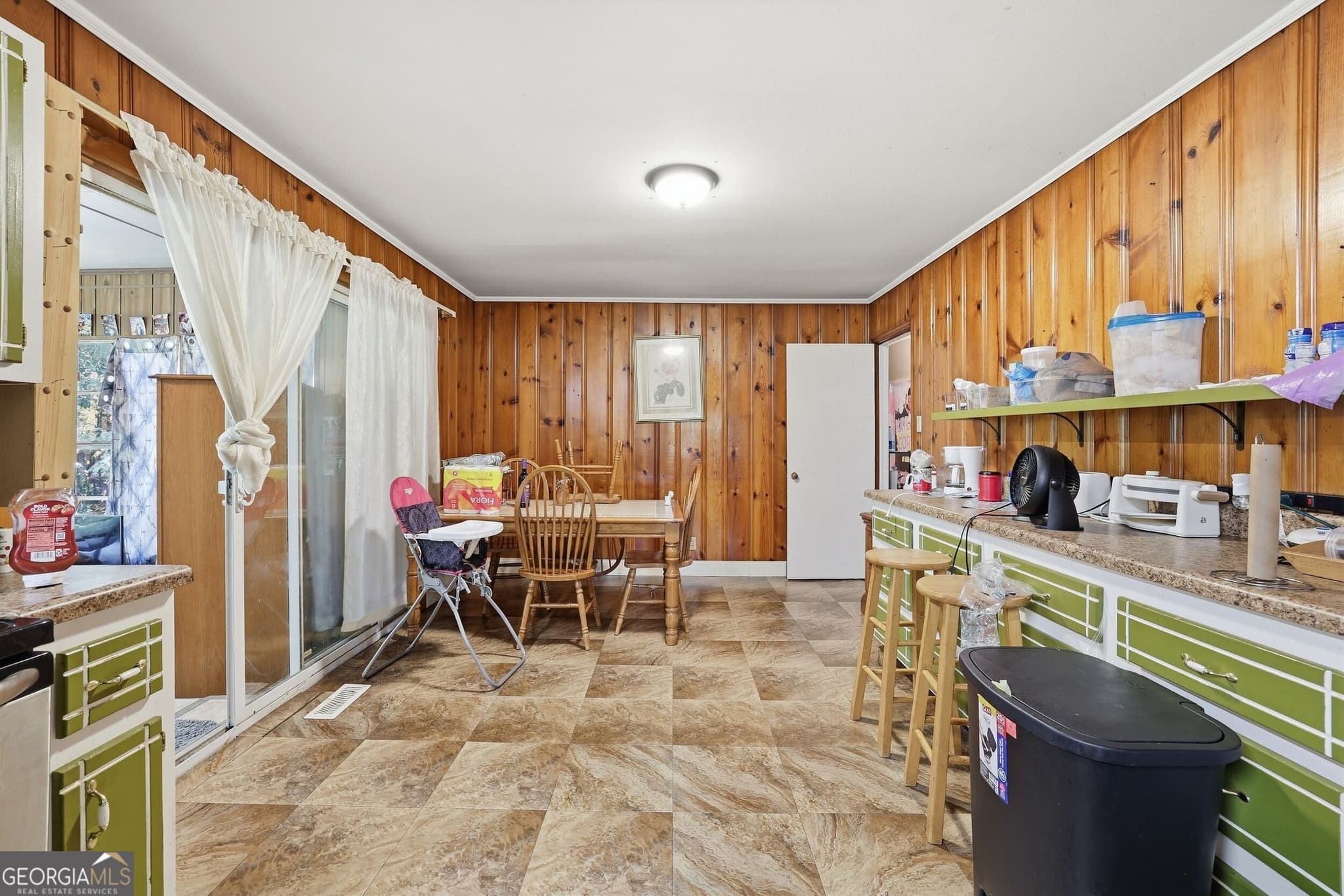 3 bedroom, 1.5 bathroom, 1,358 sq ft single family residence for sale at 327 Poplar Street, Toccoa, GA 30577 — photo 8