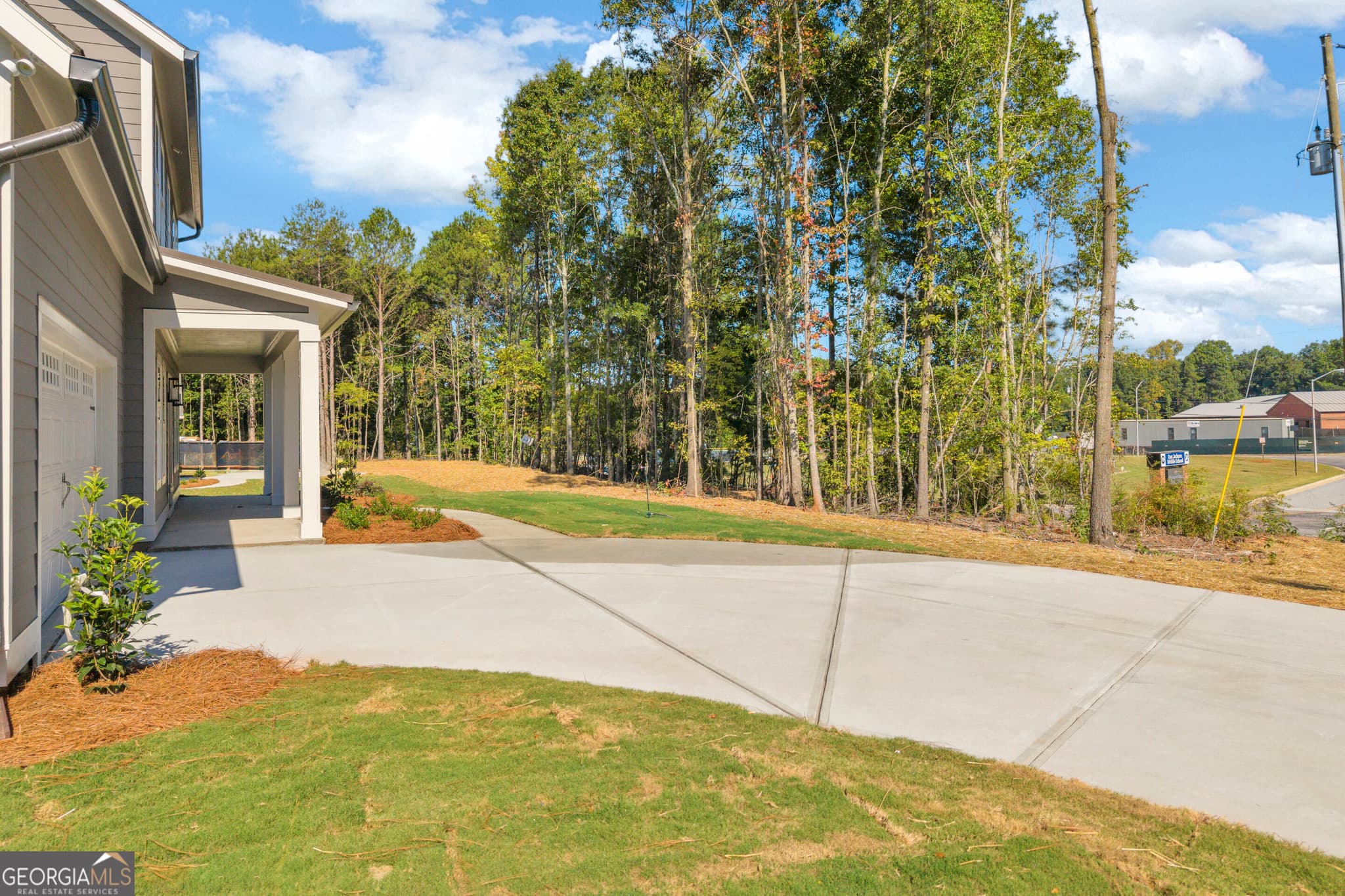 4 bedroom, 3.5 bathroom, 2,905 sq ft single family residence for sale at 1867 Hoods Mill Road, Commerce, GA 30529 — photo 6
