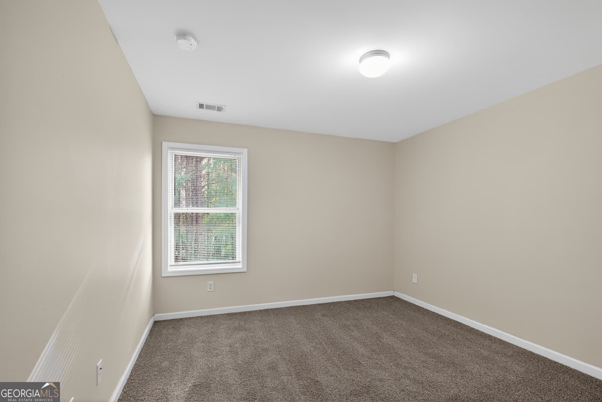 4 bedroom, 2.5 bathroom, 1,992 sq ft condominium for sale at 6361 Shadow Square, Lithonia, GA 30058 — photo 7