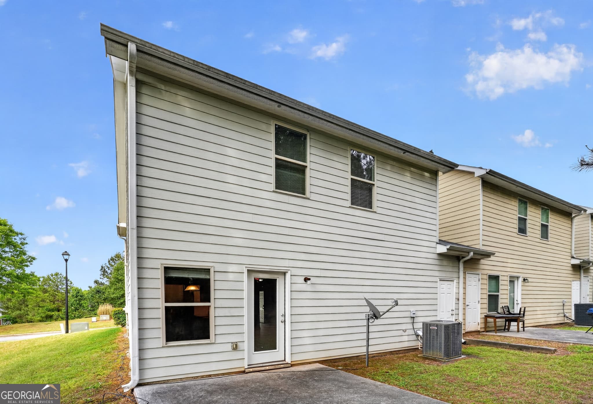 4 bedroom, 2.5 bathroom, 1,992 sq ft condominium for sale at 6361 Shadow Square, Lithonia, GA 30058 — photo 3