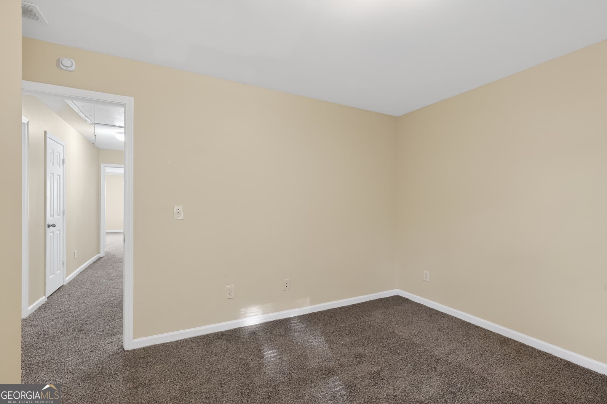 4 bedroom, 2.5 bathroom, 1,992 sq ft condominium for sale at 6361 Shadow Square, Lithonia, GA 30058 — photo 9