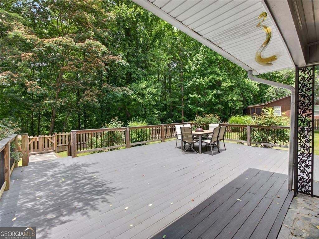 7 bedroom, 5.5 bathroom, 6,910 sq ft single family residence for sale at 105 Whitestone Road North, Talking Rock, GA 30175 — photo 9