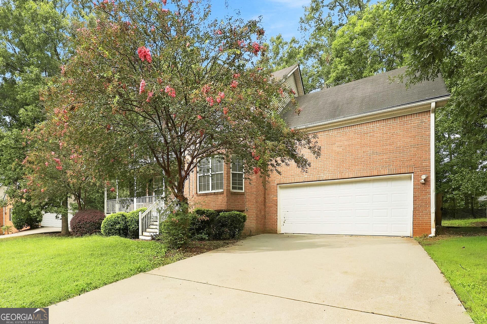 4 bedroom, 2.5 bathroom, 2,542 sq ft single family residence for sale at 133 Crown Oaks Drive, Stockbridge, GA 30281 — photo 2