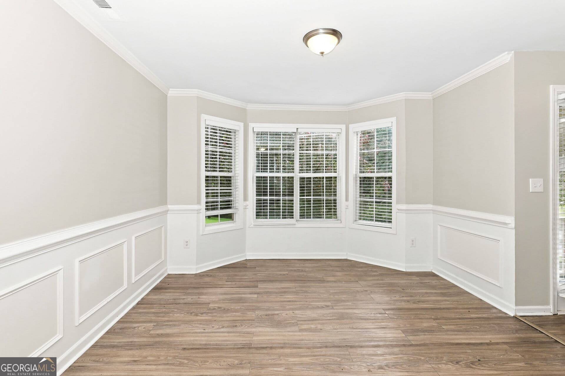 4 bedroom, 2.5 bathroom, 2,542 sq ft single family residence for sale at 133 Crown Oaks Drive, Stockbridge, GA 30281 — photo 7
