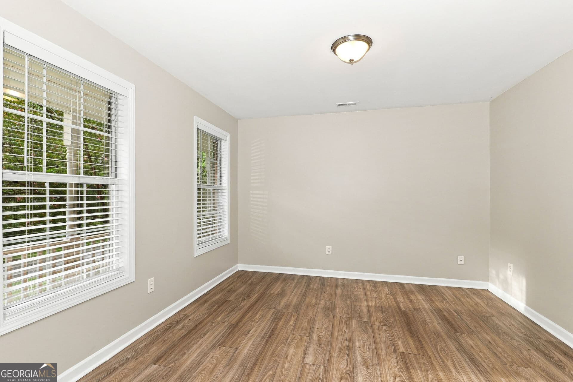 4 bedroom, 2.5 bathroom, 2,542 sq ft single family residence for sale at 133 Crown Oaks Drive, Stockbridge, GA 30281 — photo 3