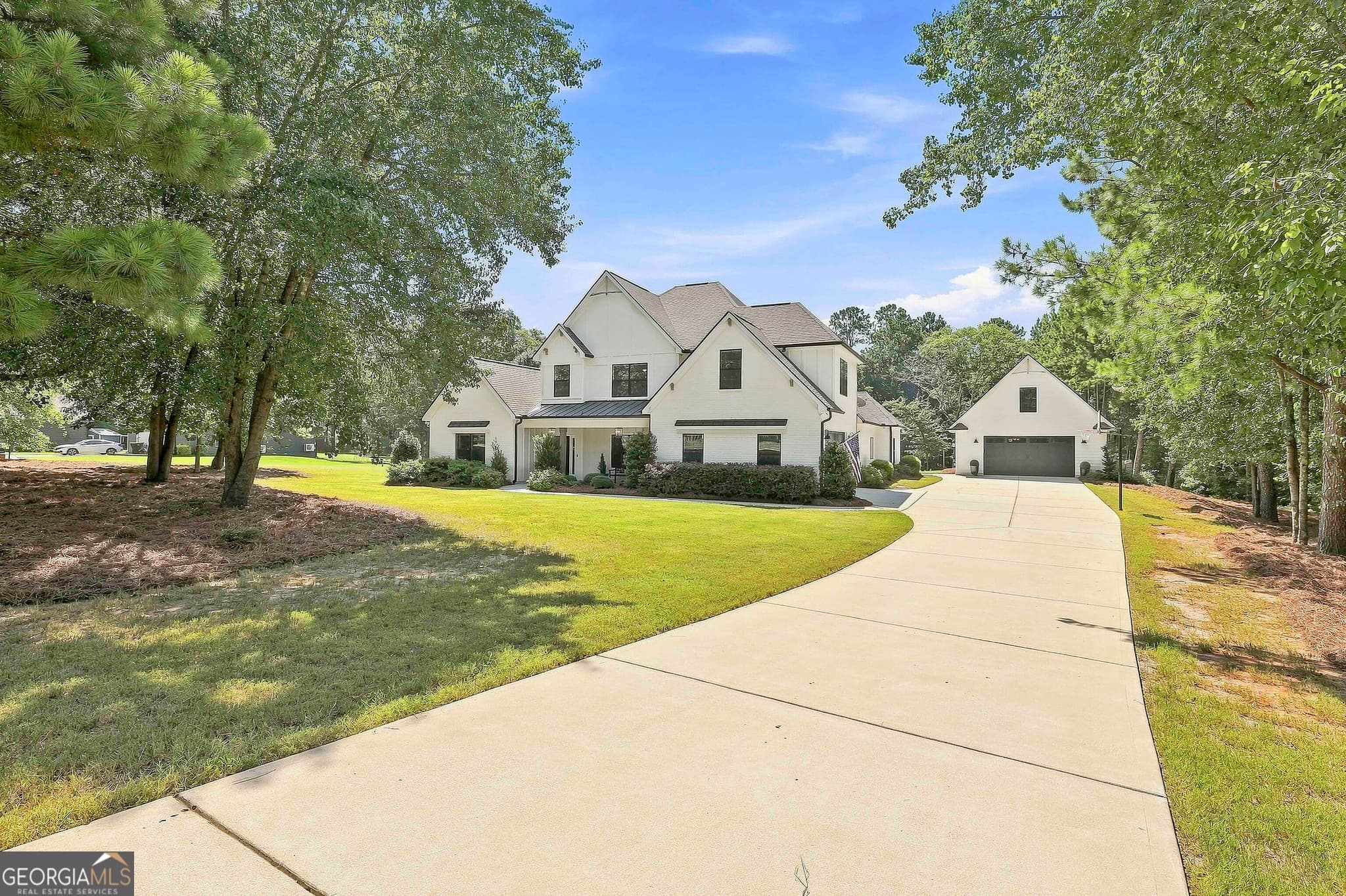 4 bedroom, 3.5 bathroom, 3,717 sq ft single family residence for sale at 35 Fern Mill Lane, Senoia, GA 30276 — photo 2