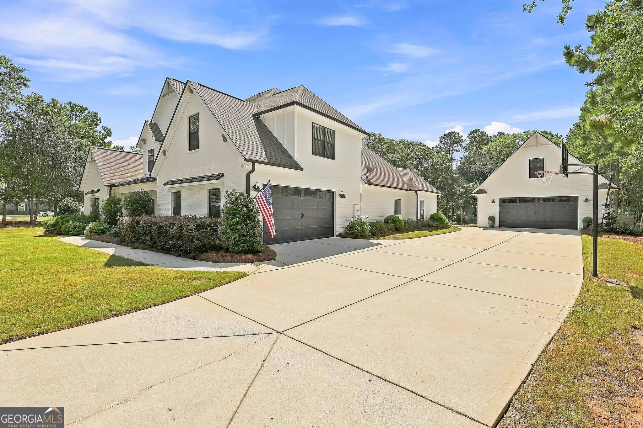 4 bedroom, 3.5 bathroom, 3,717 sq ft single family residence for sale at 35 Fern Mill Lane, Senoia, GA 30276 — photo 3