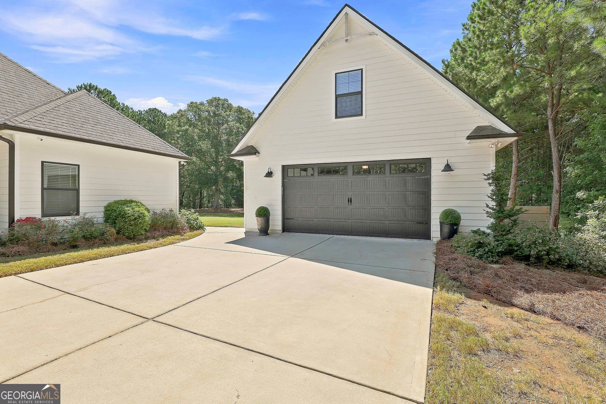 4 bedroom, 3.5 bathroom, 3,717 sq ft single family residence for sale at 35 Fern Mill Lane, Senoia, GA 30276 — photo 4