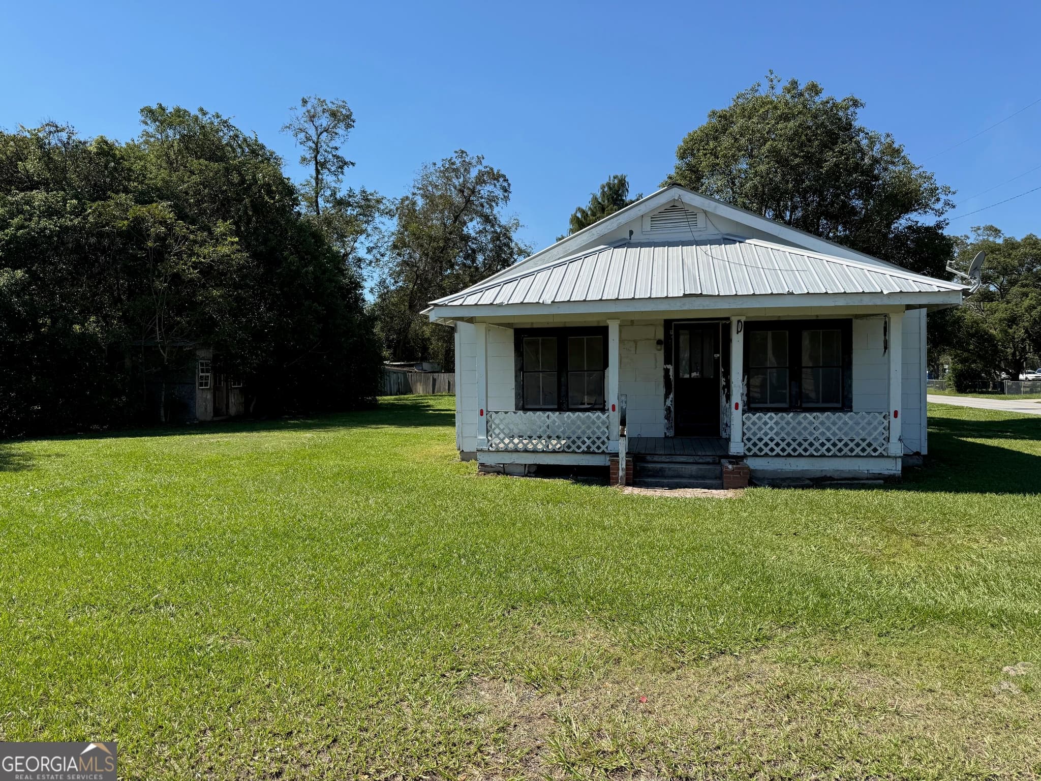 1 bathroom single family residence for sale at 83 Griffin Avenue, Hoboken, GA 31542