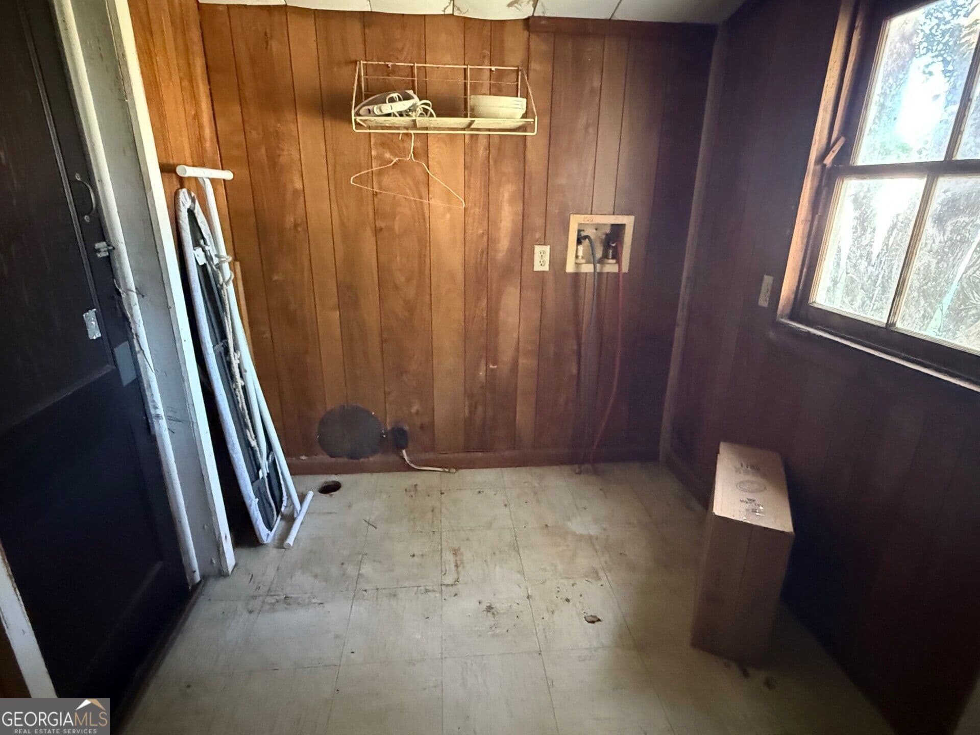 1 bathroom single family residence for sale at 83 Griffin Avenue, Hoboken, GA 31542 — photo 8