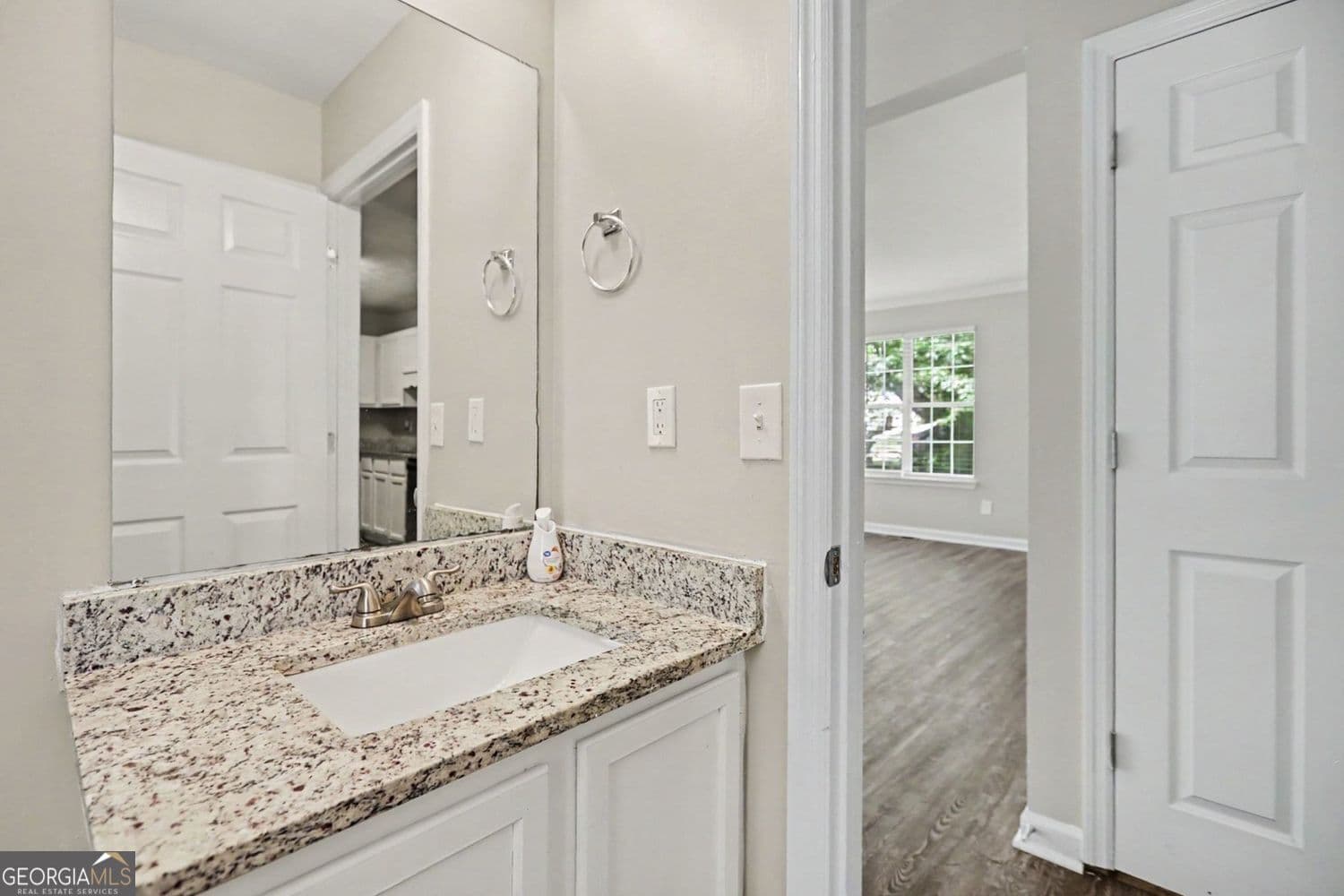 3 bedroom, 2.5 bathroom, 2,220 sq ft single family residence for sale at 3002 Cascade Manor Drive, Decatur, GA 30034 — photo 7
