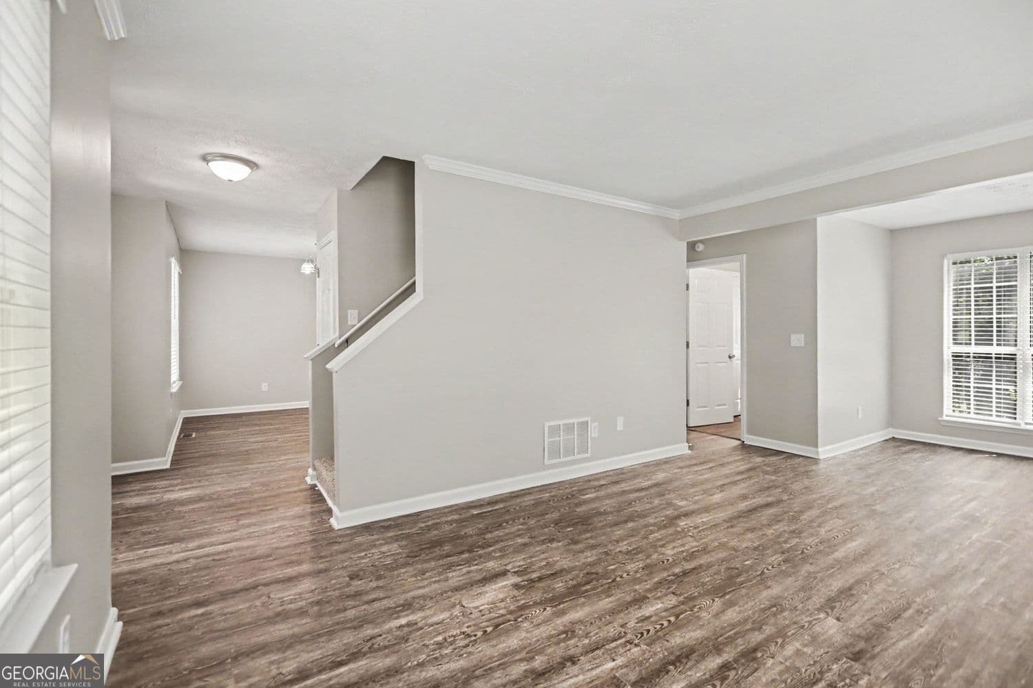 3 bedroom, 2.5 bathroom, 2,220 sq ft single family residence for sale at 3002 Cascade Manor Drive, Decatur, GA 30034 — photo 10