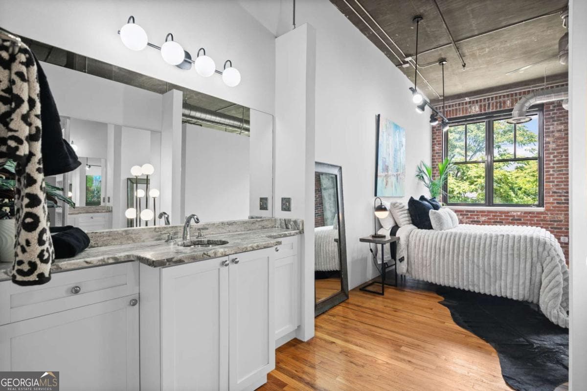 1 bedroom, 1 bathroom, 1,080 sq ft loft,condominium for sale at 3235 Roswell Road 620, Atlanta, GA 30305 — photo 10