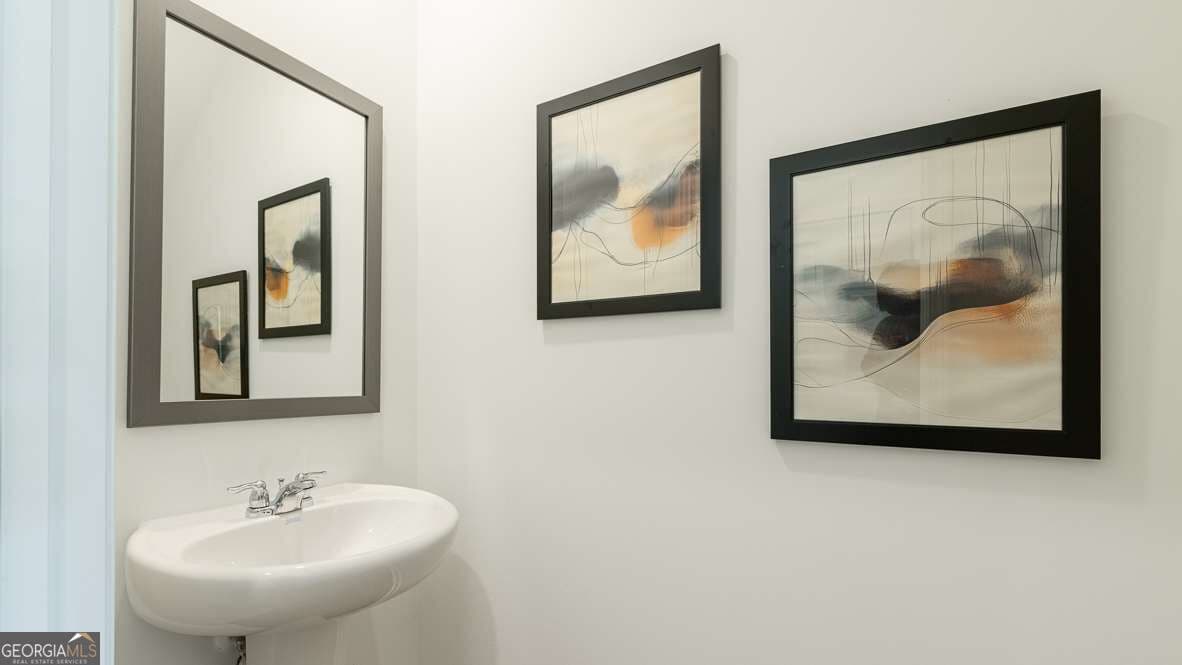 3 bedroom, 2.5 bathroom townhouse for sale at 504 Woodcreek Circle 4, Atlanta, GA 30331 — photo 7