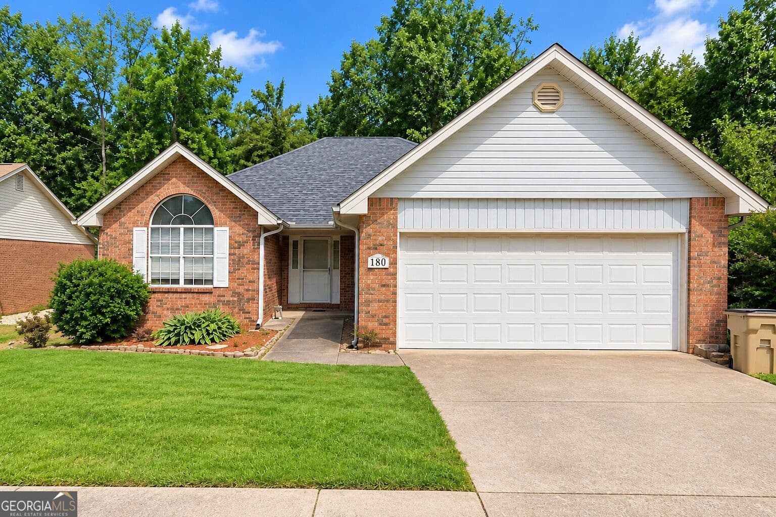 4 bedroom, 3 bathroom, 1,908 sq ft single family residence for sale at 180 Oakwood Circle, Stockbridge, GA 30281