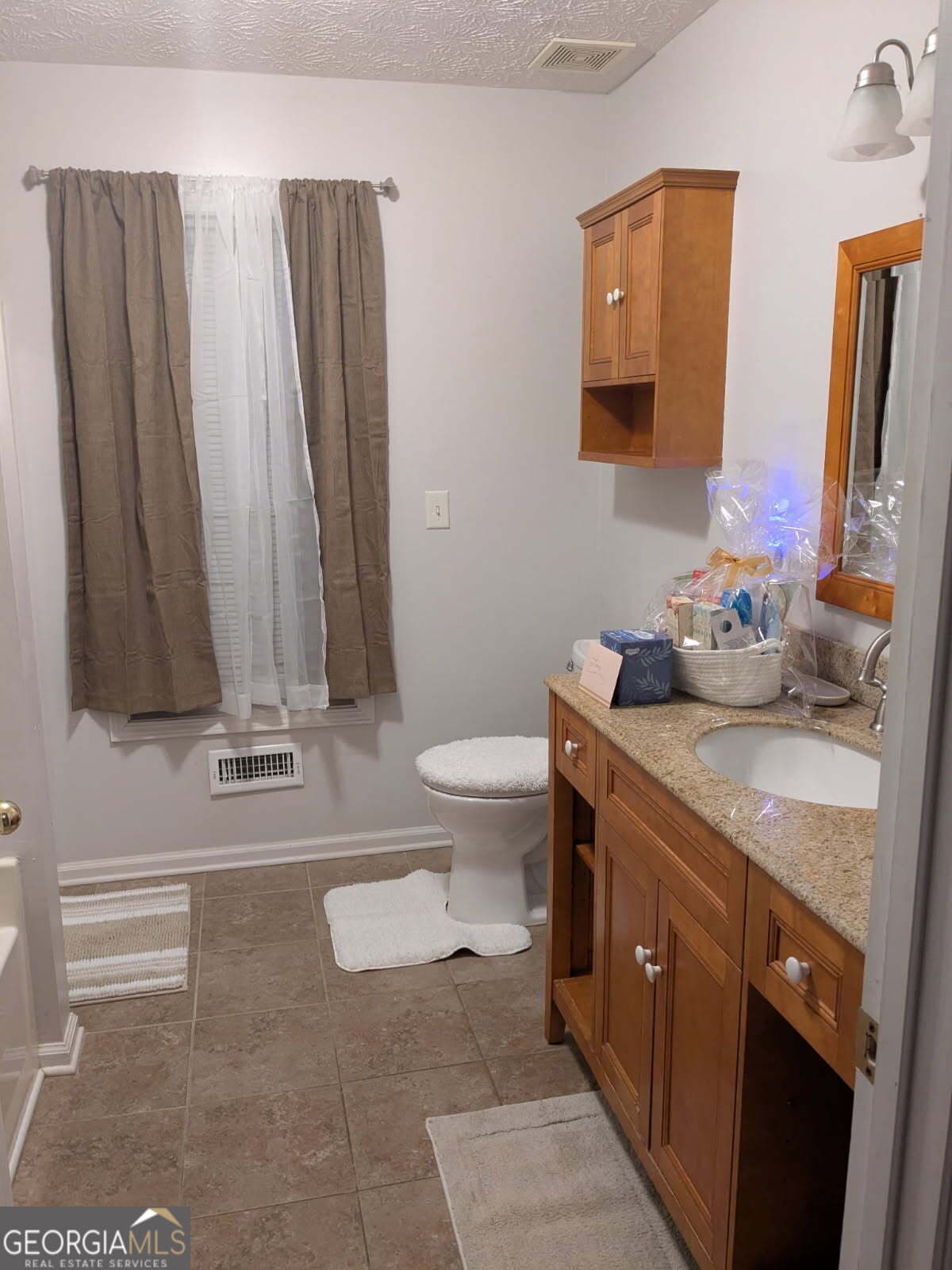 4 bedroom, 3 bathroom, 1,908 sq ft single family residence for sale at 180 Oakwood Circle, Stockbridge, GA 30281 — photo 8