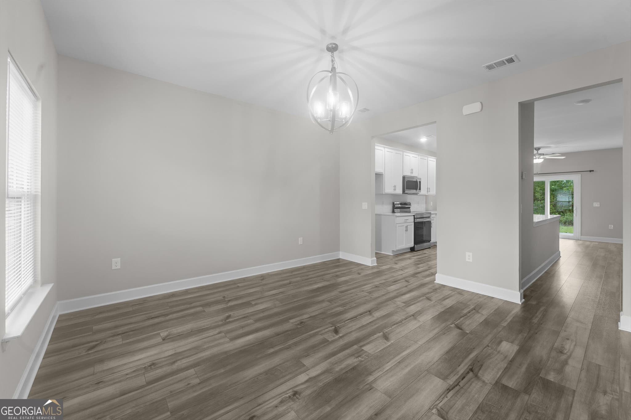 4 bedroom, 2.5 bathroom, 1,694 sq ft townhouse for sale at 220 Haisley Run, Guyton, GA 31312 — photo 3