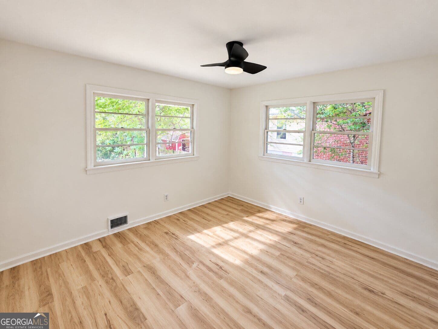 3 bedroom, 2 bathroom, 1,135 sq ft single family residence for sale at 3565 Glenwood Road, Decatur, GA 30032 — photo 10