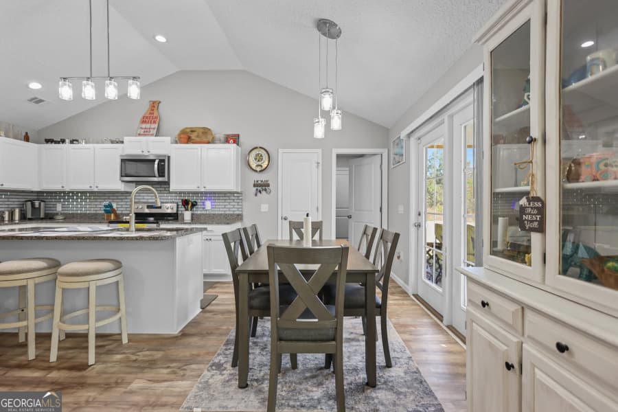 3 bedroom, 2 bathroom, 1,651 sq ft single family residence for sale at 192 Hummingbird Lane, Jesup, GA 31545 — photo 9
