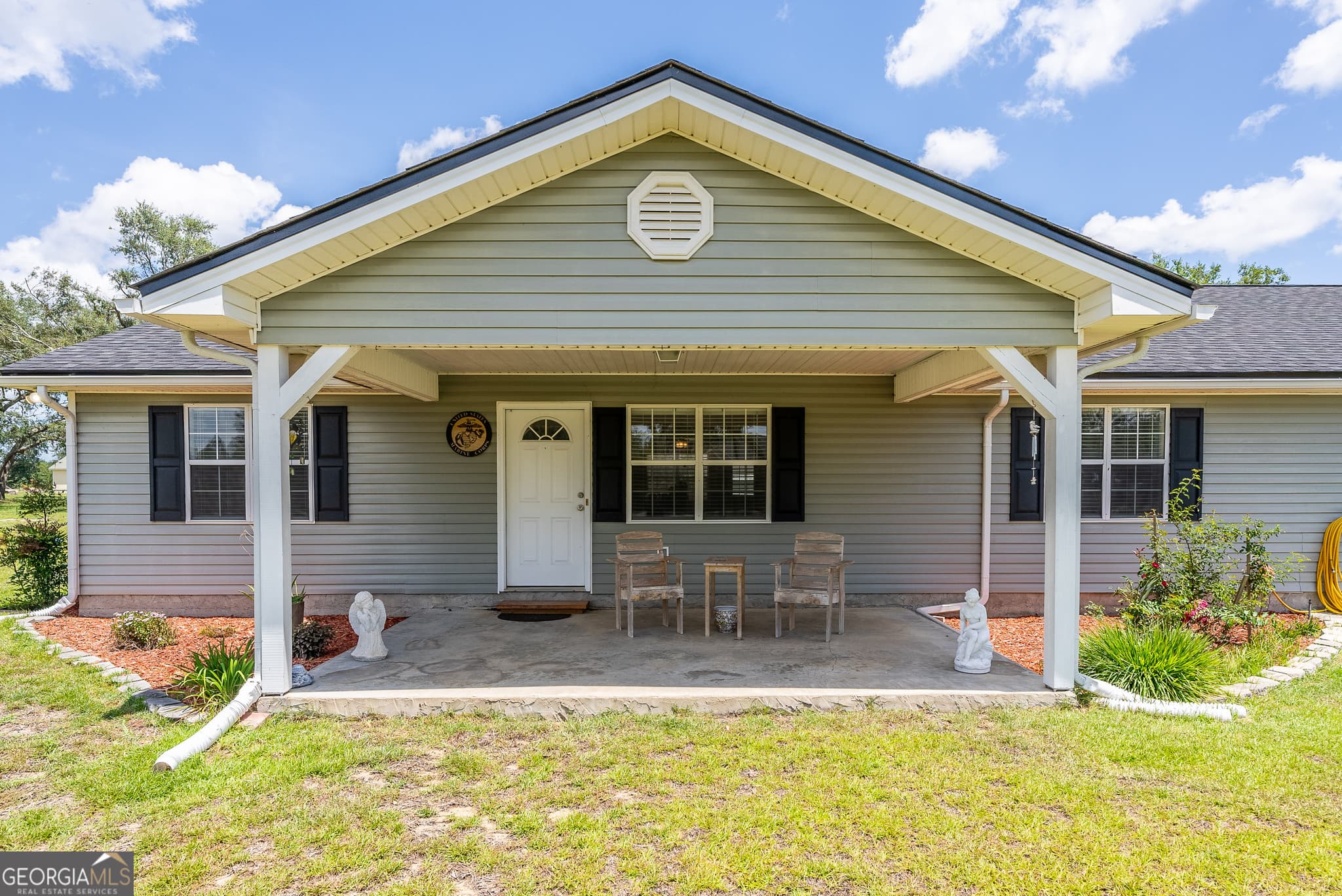 3 bedroom, 2 bathroom single family residence sold at 220 Bobcat Trail, Nicholls, GA 31554