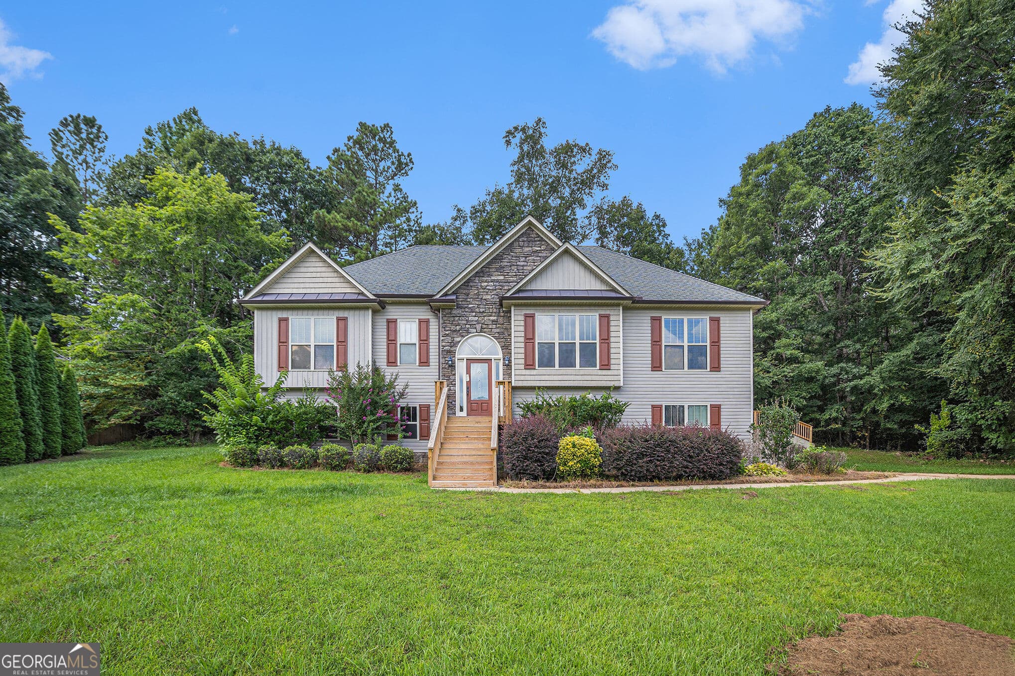 3 bedroom, 3 bathroom, 1,543 sq ft single family residence for sale at 602 Muskogee Crossing, Dallas, GA 30132 — photo 1 of 33