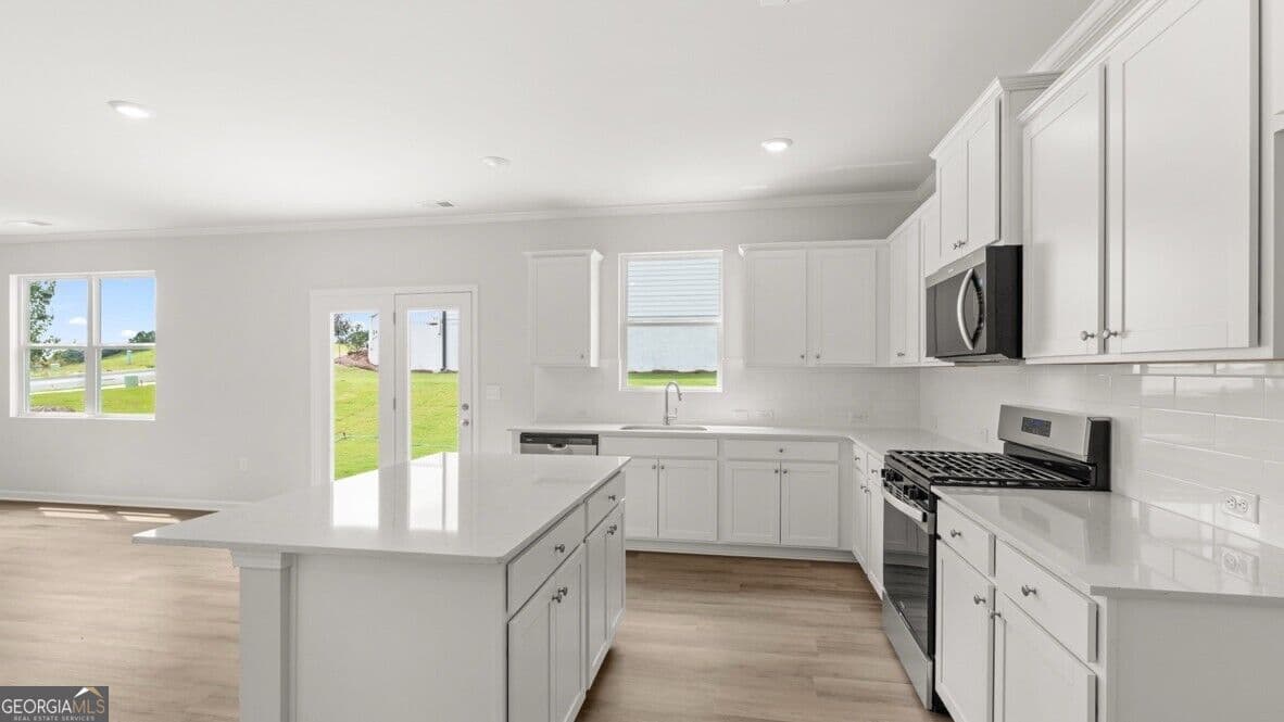 5 bedroom, 3 bathroom, 2,804 sq ft single family residence for sale at 176 Supreme Court, Braselton, GA 30517 — photo 6