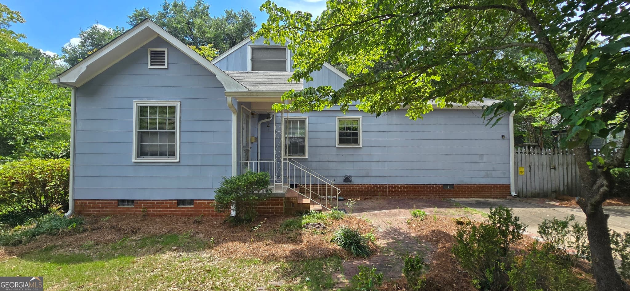 4 bedroom, 2 bathroom, 2,357 sq ft single family residence under contract at 210 Penn Avenue, Dublin, GA 31021 — photo 3