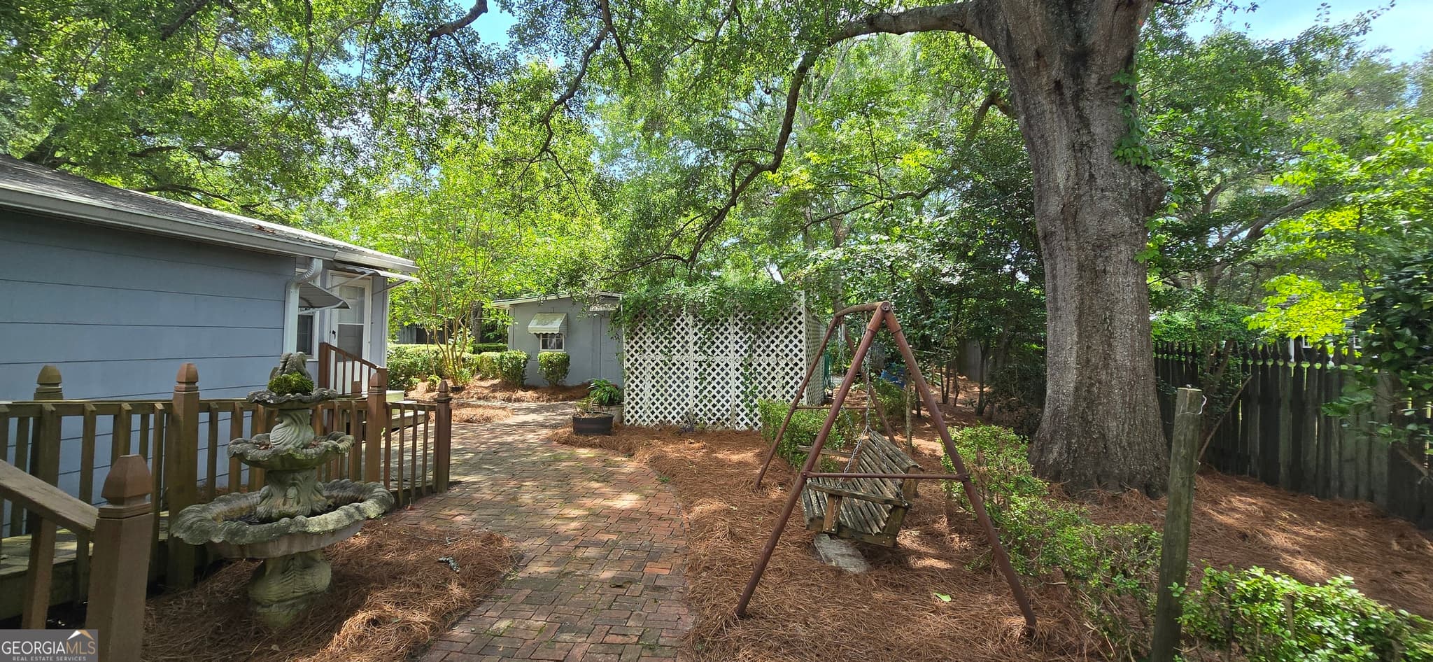 4 bedroom, 2 bathroom, 2,357 sq ft single family residence under contract at 210 Penn Avenue, Dublin, GA 31021 — photo 9