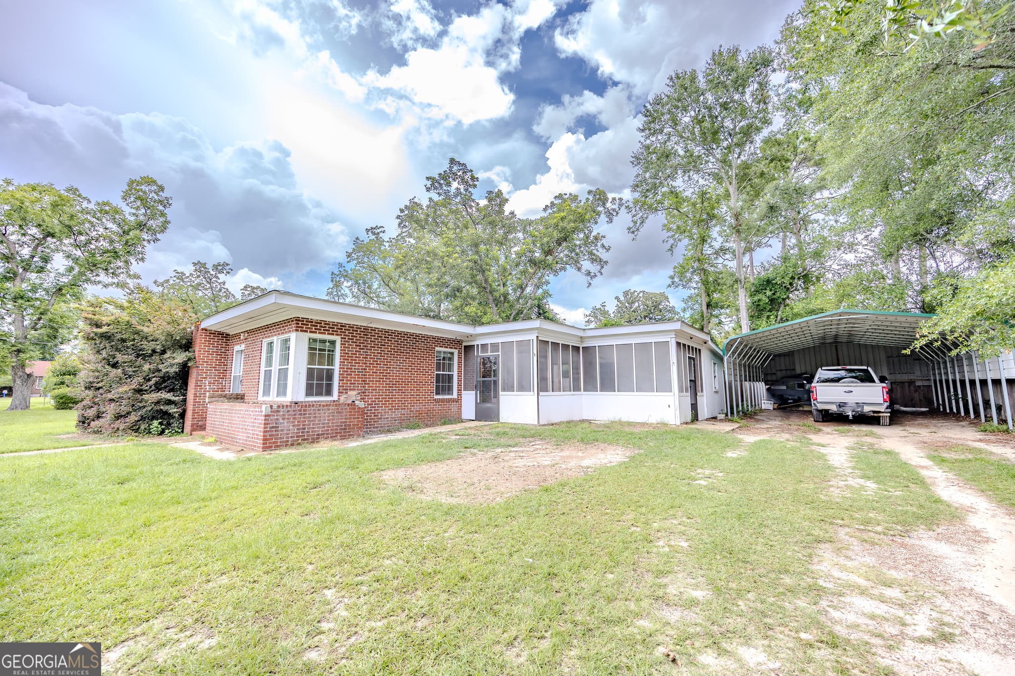 2 bedroom, 2 bathroom, 1,120 sq ft single family residence for sale at 10 W Graham Street, Mcrae-Helena, GA 31055 — photo 2