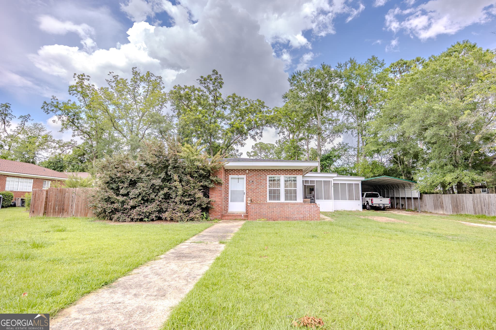 2 bedroom, 2 bathroom, 1,120 sq ft single family residence for sale at 10 W Graham Street, Mcrae-Helena, GA 31055 — photo 3