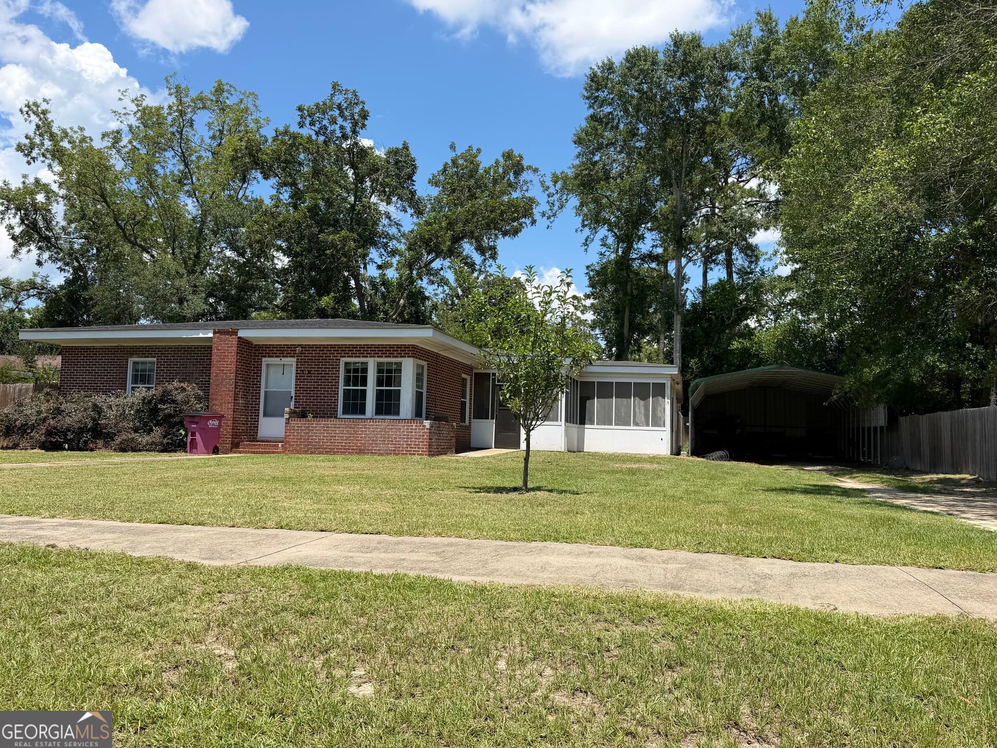 2 bedroom, 2 bathroom, 1,120 sq ft single family residence for sale at 10 W Graham Street, Mcrae-Helena, GA 31055