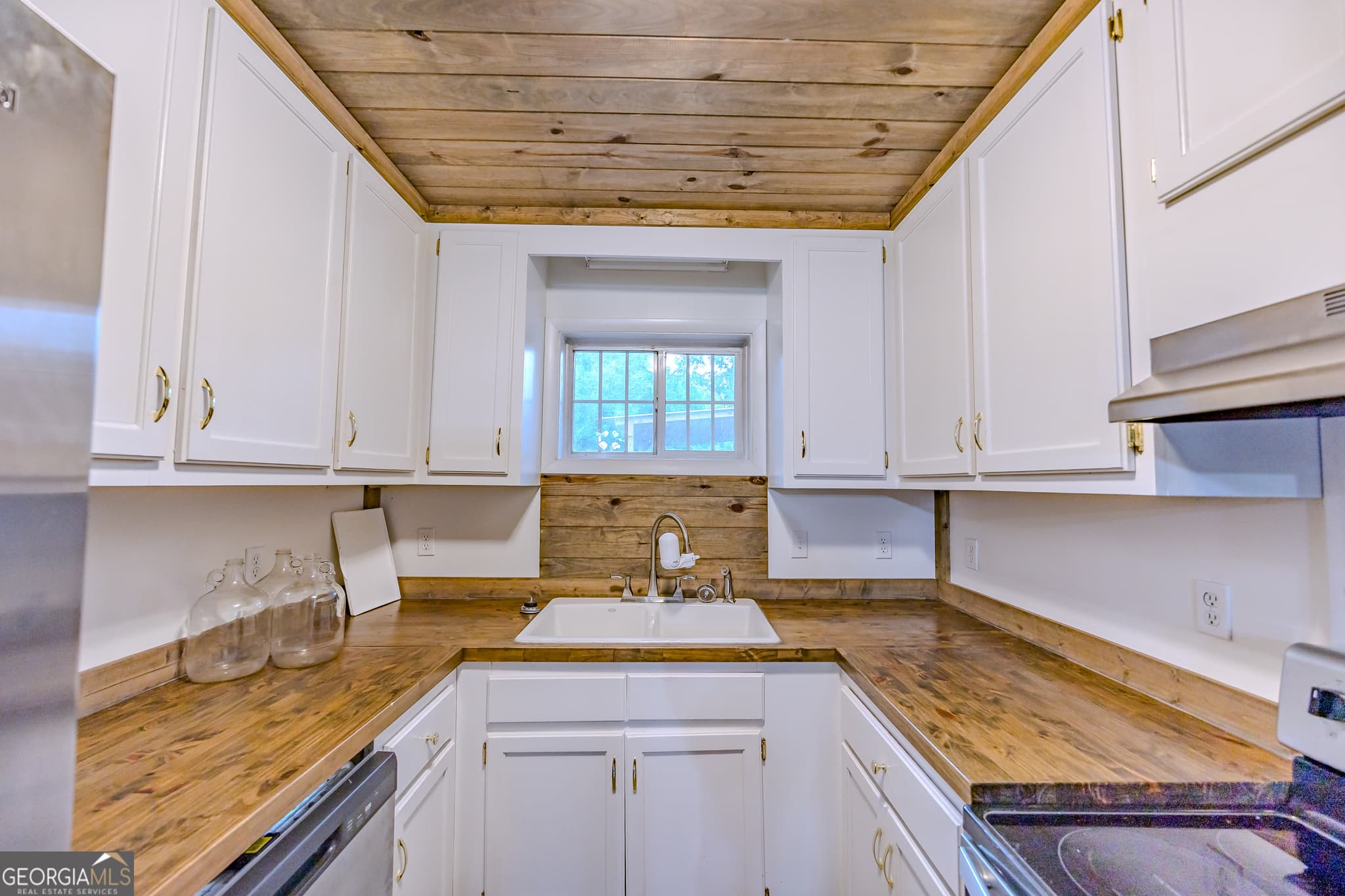 2 bedroom, 2 bathroom, 1,120 sq ft single family residence for sale at 10 W Graham Street, Mcrae-Helena, GA 31055 — photo 5