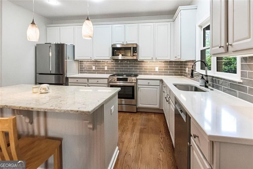 4 bedroom, 3 bathroom, 5,140 sq ft single family residence for sale at 780 River Cliff Court, Suwanee, GA 30024 — photo 7