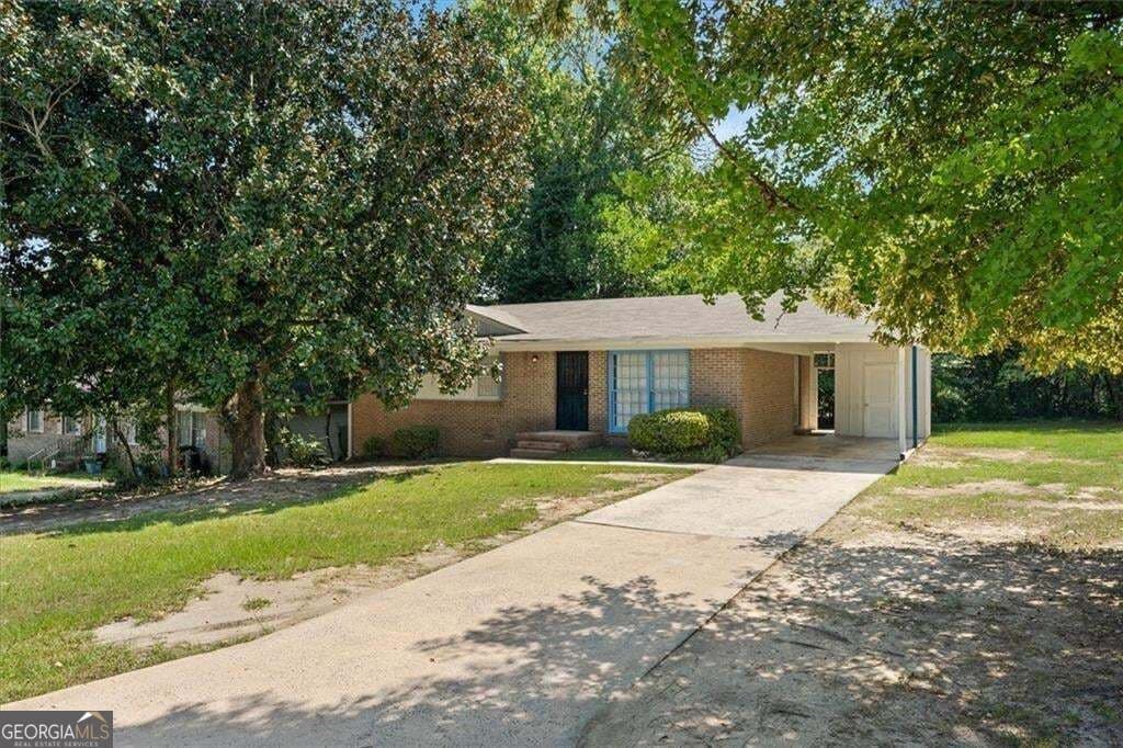 3 bedroom, 2 bathroom, 1,025 sq ft single family residence for sale at 4274 W Oak Drive, Macon, GA 31210 — photo 2