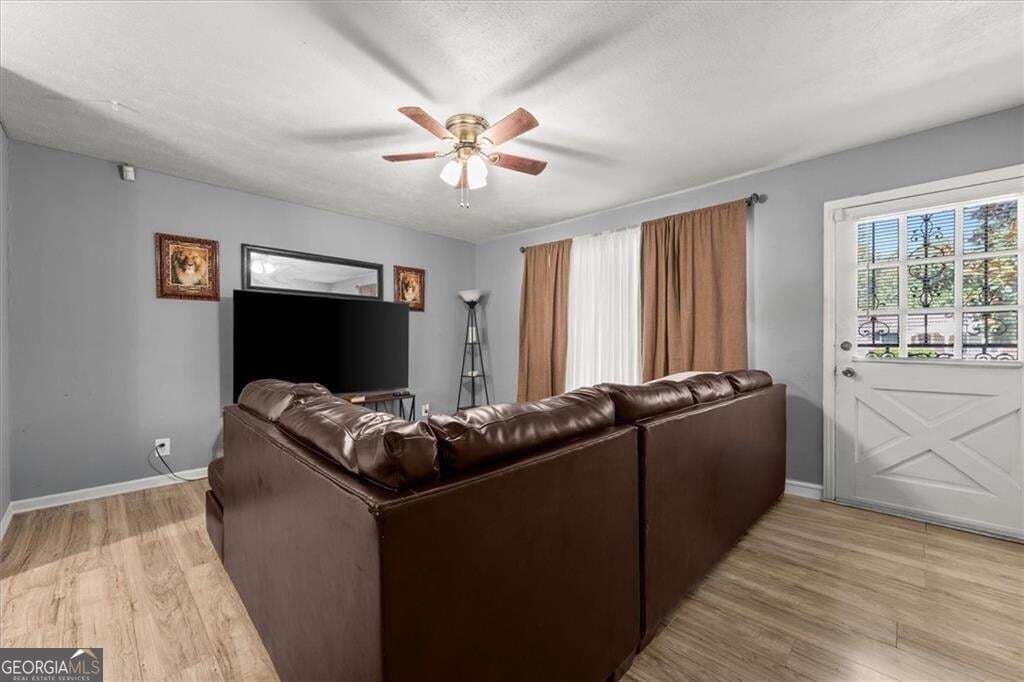 3 bedroom, 2 bathroom, 1,025 sq ft single family residence for sale at 4274 W Oak Drive, Macon, GA 31210 — photo 4