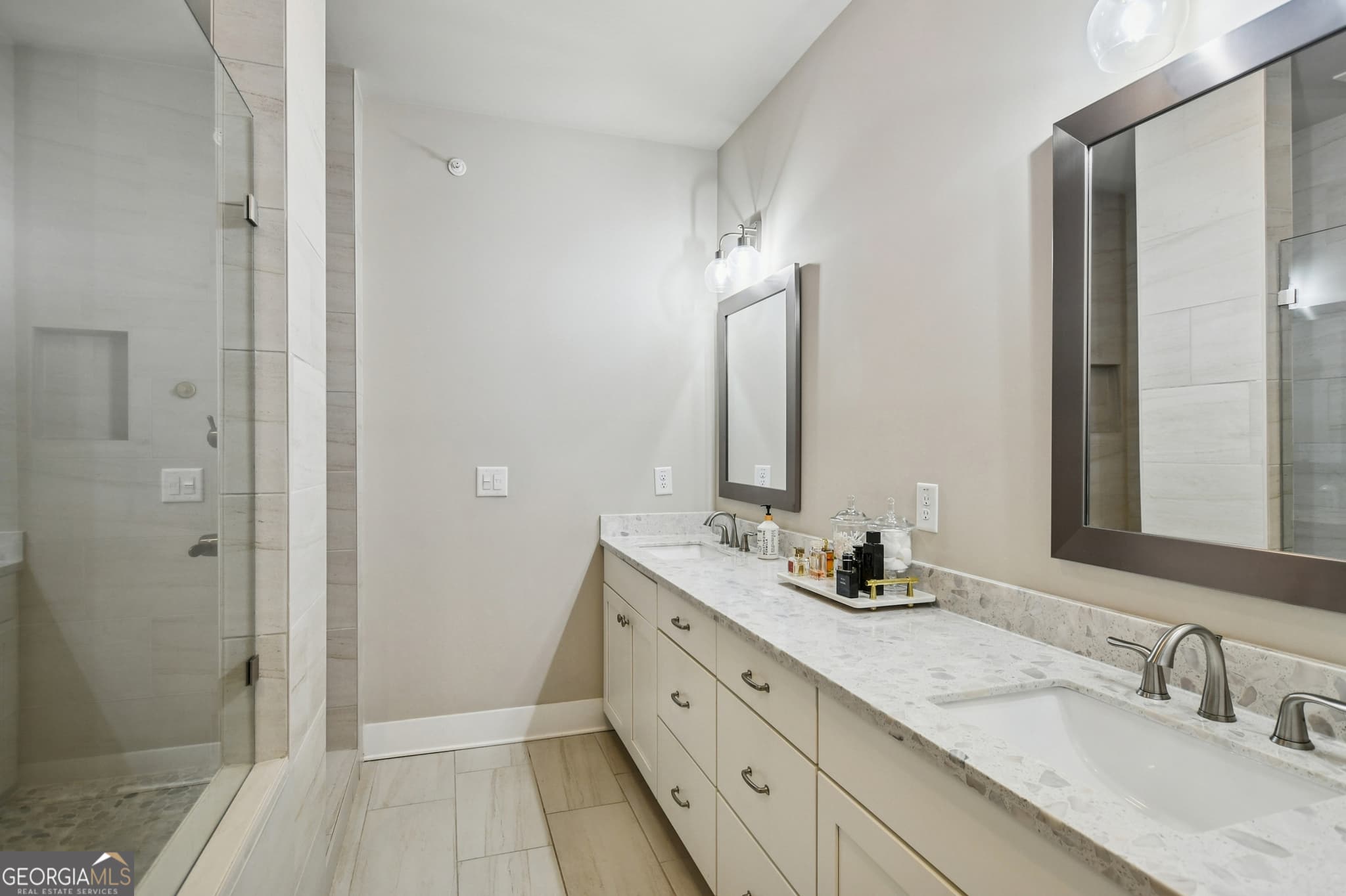 4 bedroom, 3.5 bathroom, 2,582 sq ft townhouse for sale at 220 Mitchell Lane, Woodstock, GA 30188 — photo 6