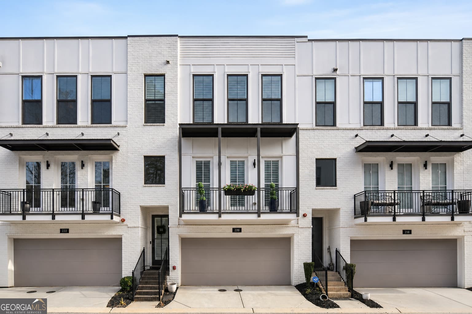 4 bedroom, 3.5 bathroom, 2,582 sq ft townhouse for sale at 220 Mitchell Lane, Woodstock, GA 30188
