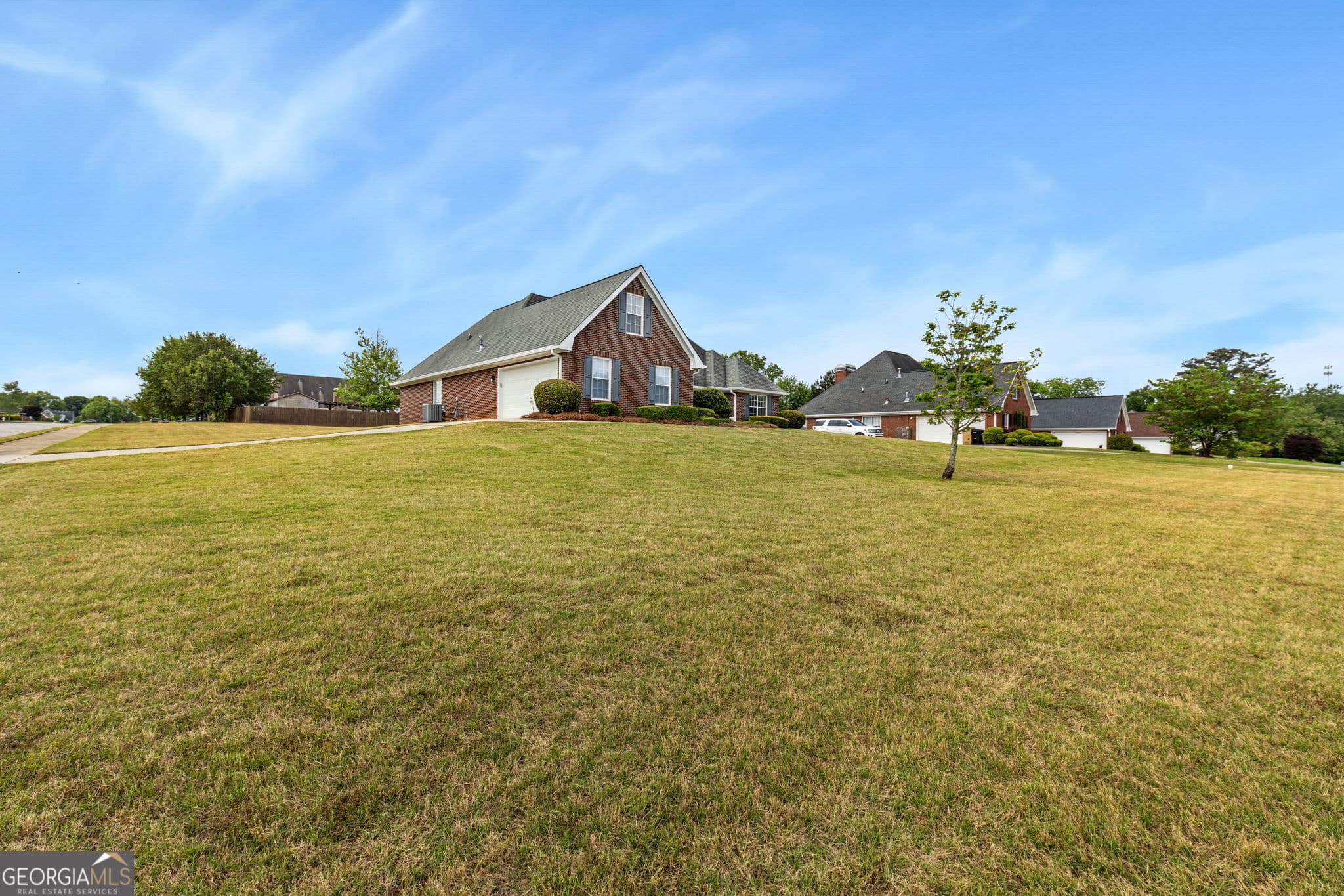 3 bedroom, 2 bathroom, 2,197 sq ft single family residence for sale at 800 Karie Drive, Mcdonough, GA 30253 — photo 3