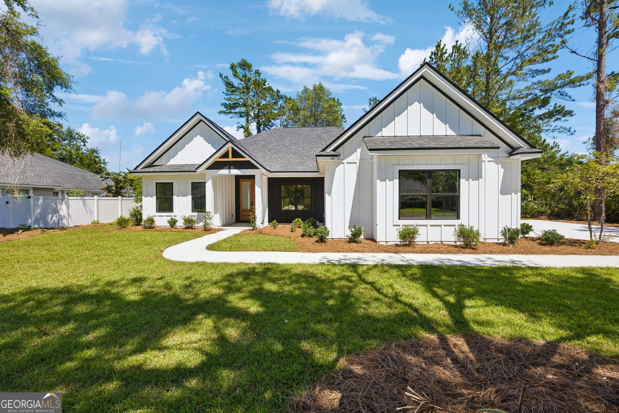 4 bedroom, 3 bathroom, 2,234 sq ft single family residence for sale at 102 Tidewater Circle, Kingsland, GA 31548 — photo 6