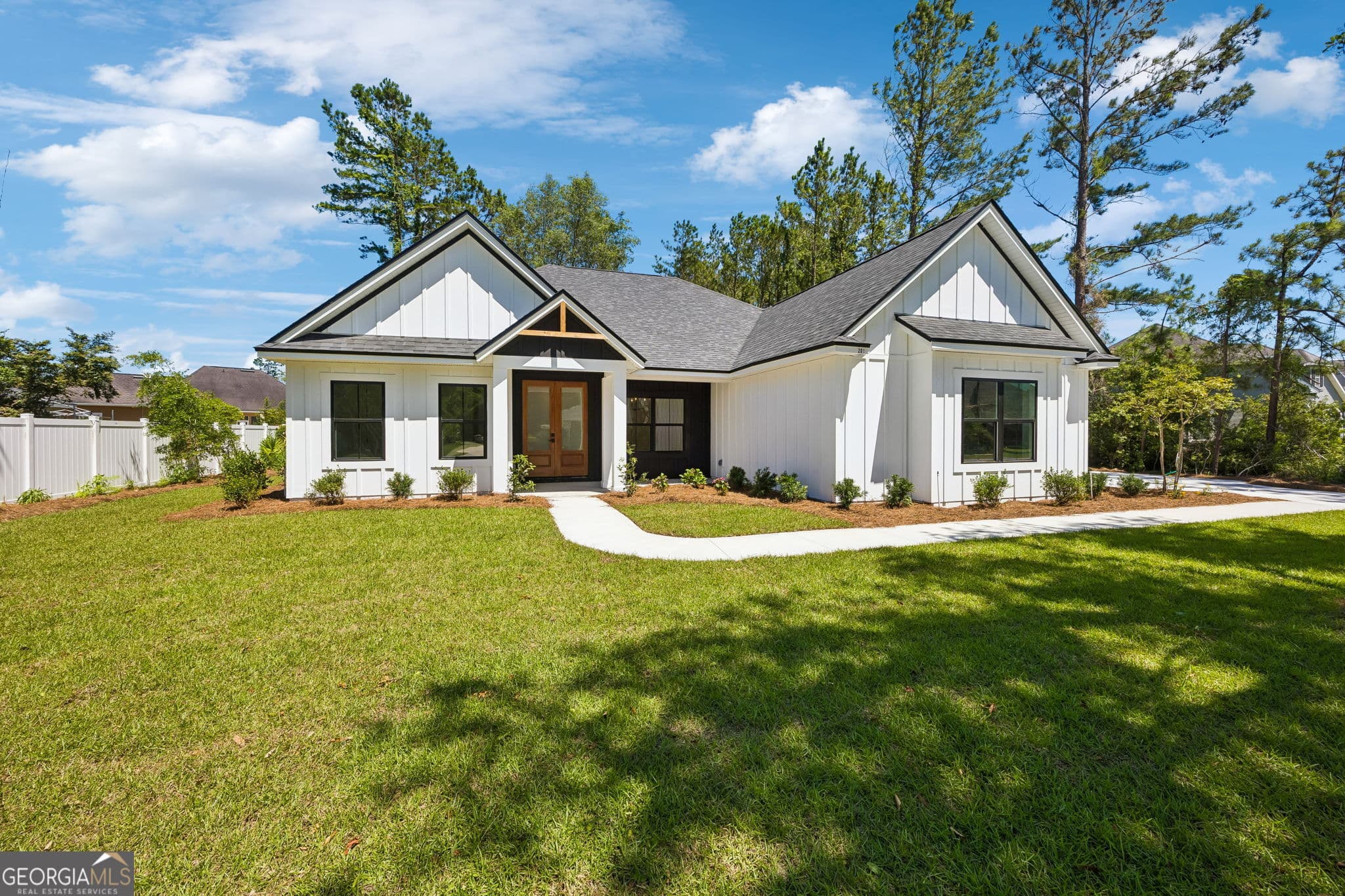 4 bedroom, 3 bathroom, 2,234 sq ft single family residence for sale at 102 Tidewater Circle, Kingsland, GA 31548 — photo 5