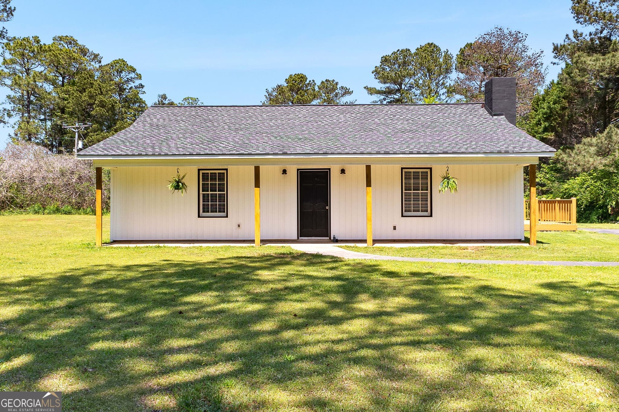 3 bedroom, 2 bathroom, 1,200 sq ft single family residence sold at 10 I Walker Brooks Road, Newnan, GA 30263