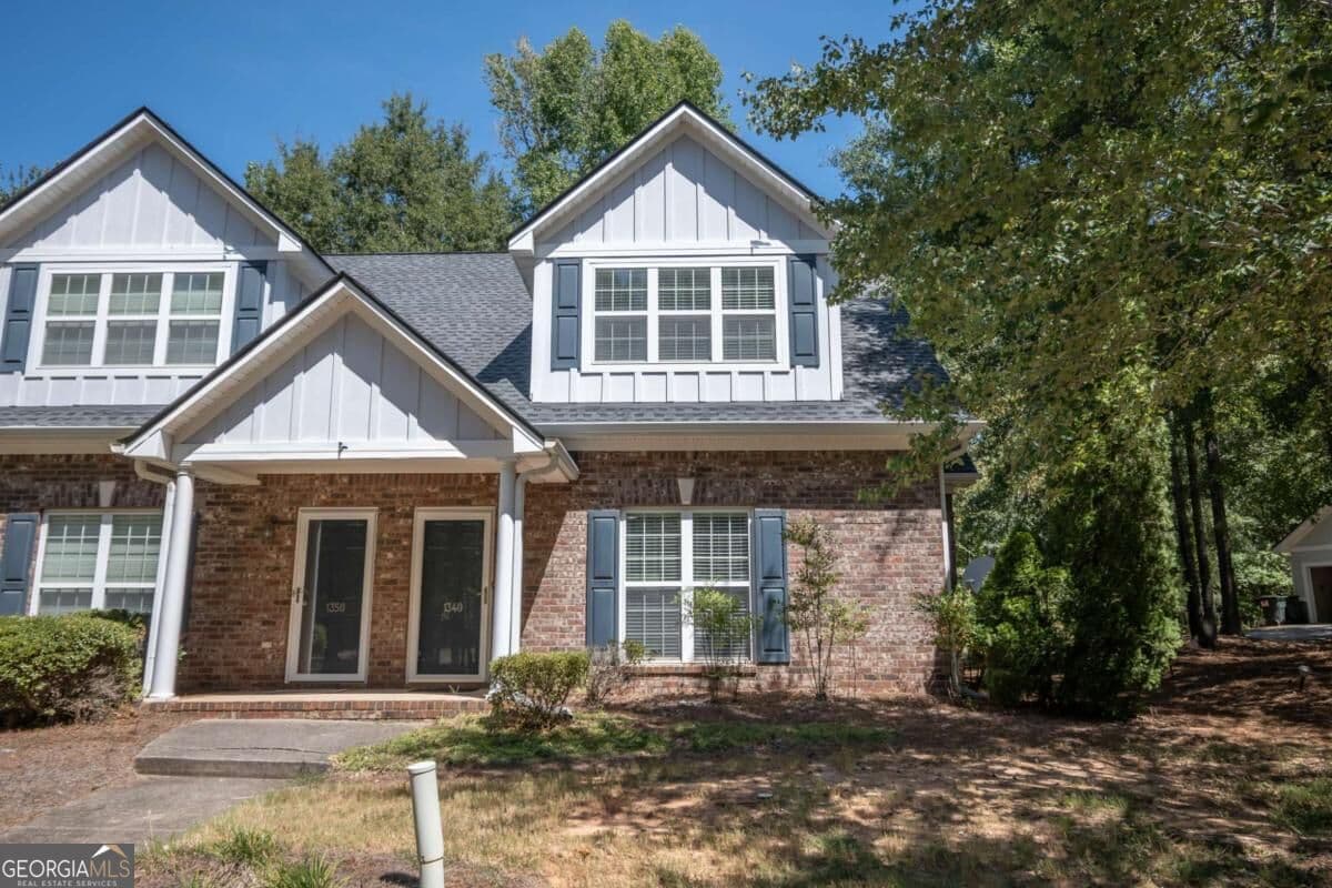 2 bedroom, 2 bathroom, 1,293 sq ft townhouse for sale at 1340 Brighton Lane, Bogart, GA 30622 — photo 1 of 32