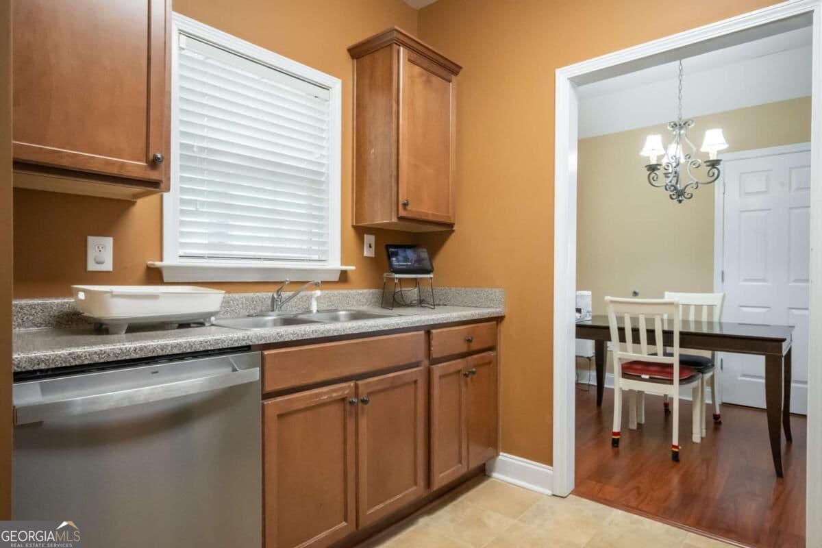 2 bedroom, 2 bathroom, 1,293 sq ft townhouse for sale at 1340 Brighton Lane, Bogart, GA 30622 — photo 4